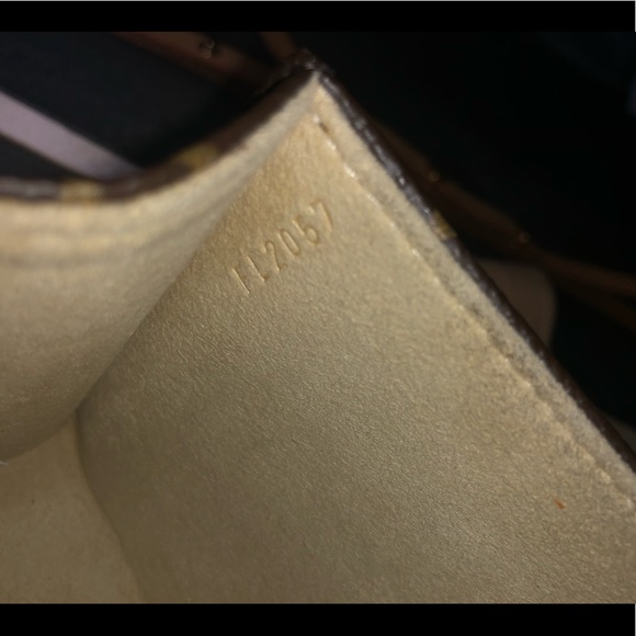 SOLD** AUTHENTIC LOUIS VUITTON FLORENTINE POCHETTE - Picture 6 of 11